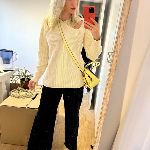 COS Cut-Out Jumper Sweater NWOT! Cream Heavyweight Knit Size M - Picture 1 of 5